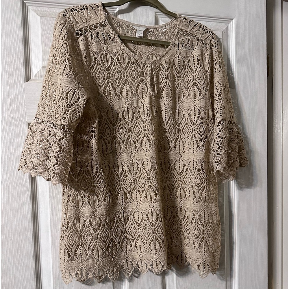 Lace 3/4 sleeve blouse